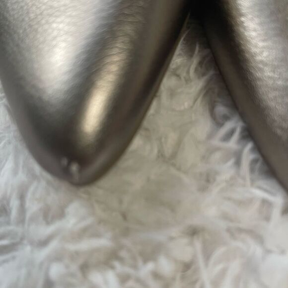 Anne Klein metallic taupe leather slip on shoes 1.5” Block heels SZ8.5M - Picture 12 of 13